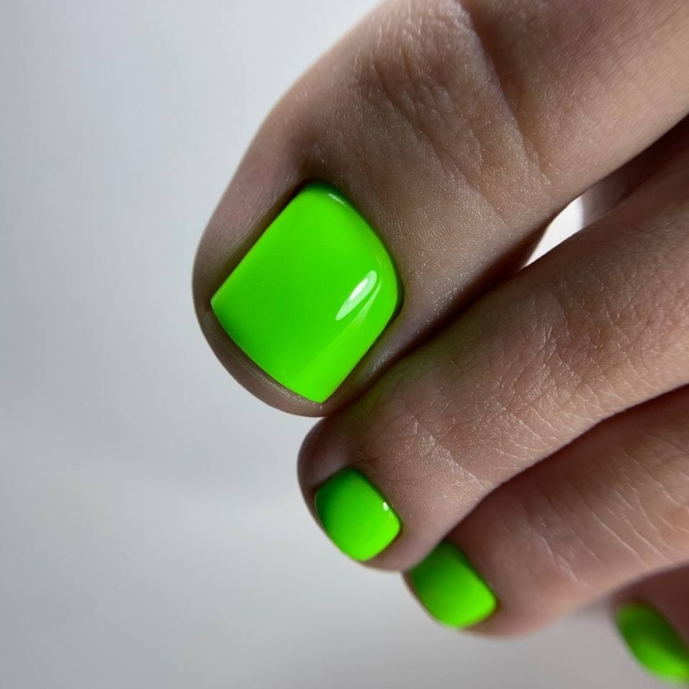 LevadskaiaOksana-pedicure-russa